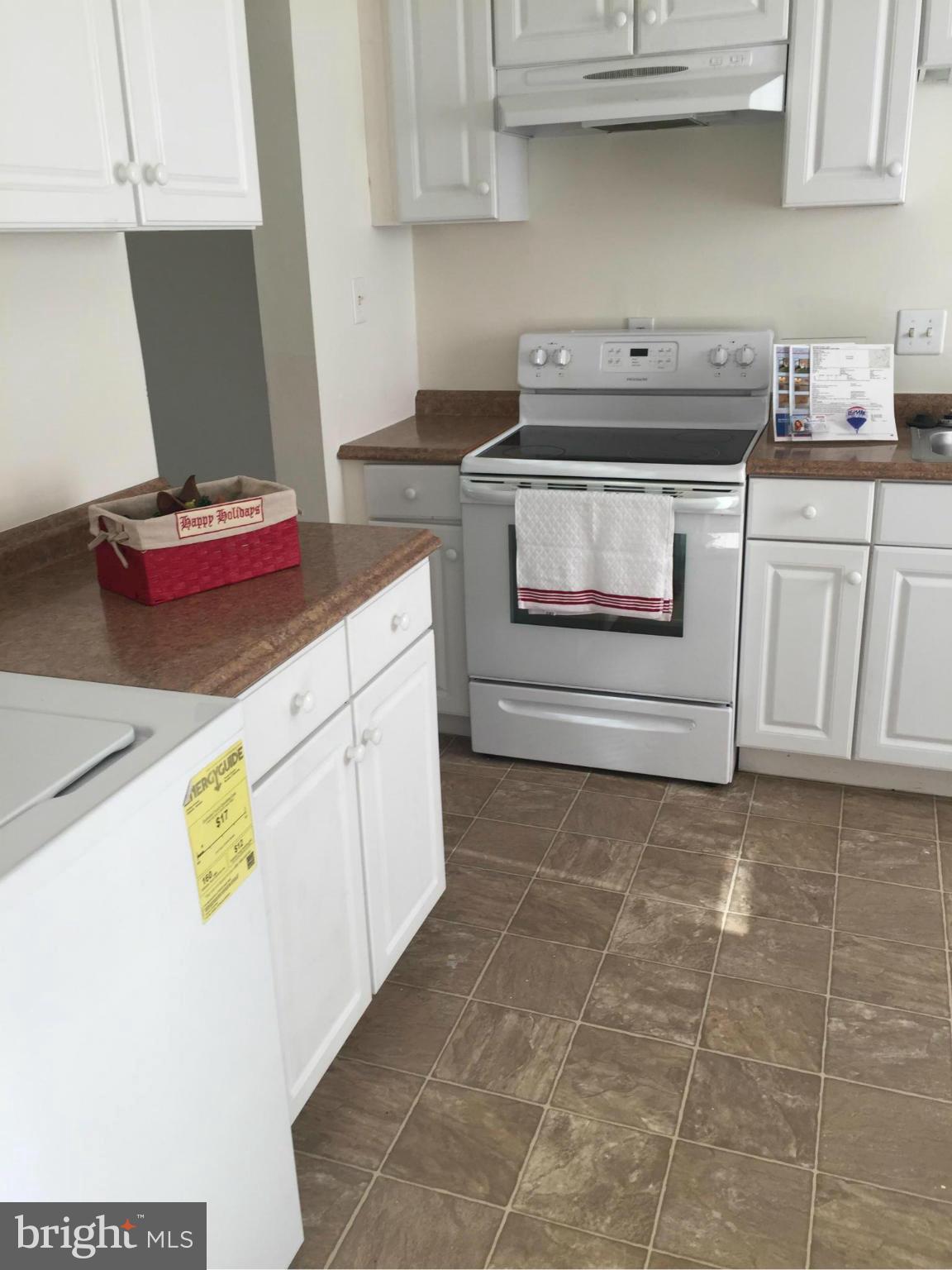 9343 Taney Road Manassas, VA 20110 - Photo 19 of 30 Kitchen