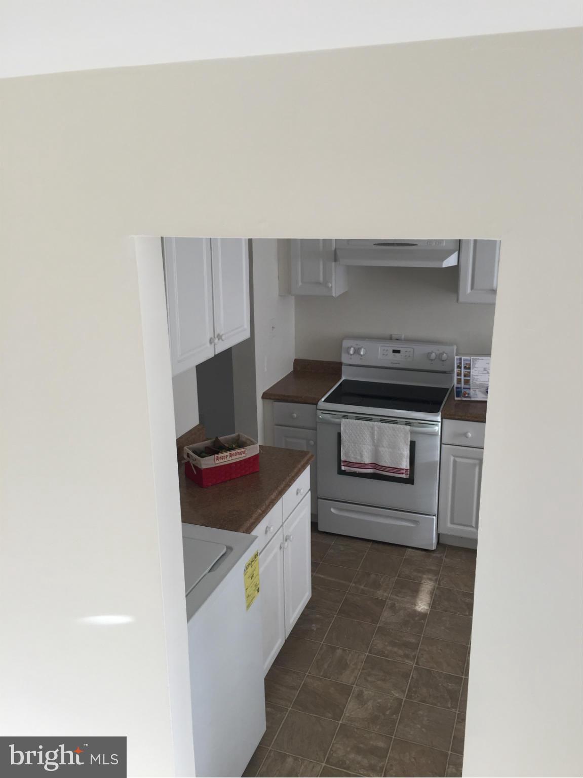 9343 Taney Road Manassas, VA 20110 - Photo 21 of 30 Kitchen
