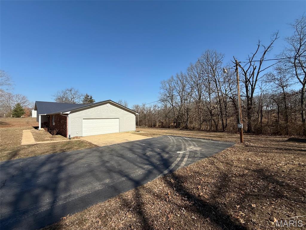 1112 North And South Road Sullivan, MO 63080 - Photo 2 of 23