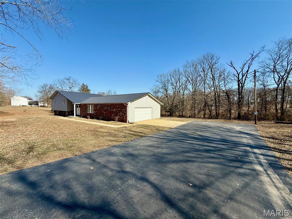 1112 North And South Road Sullivan, MO 63080 - Photo 3 of 23