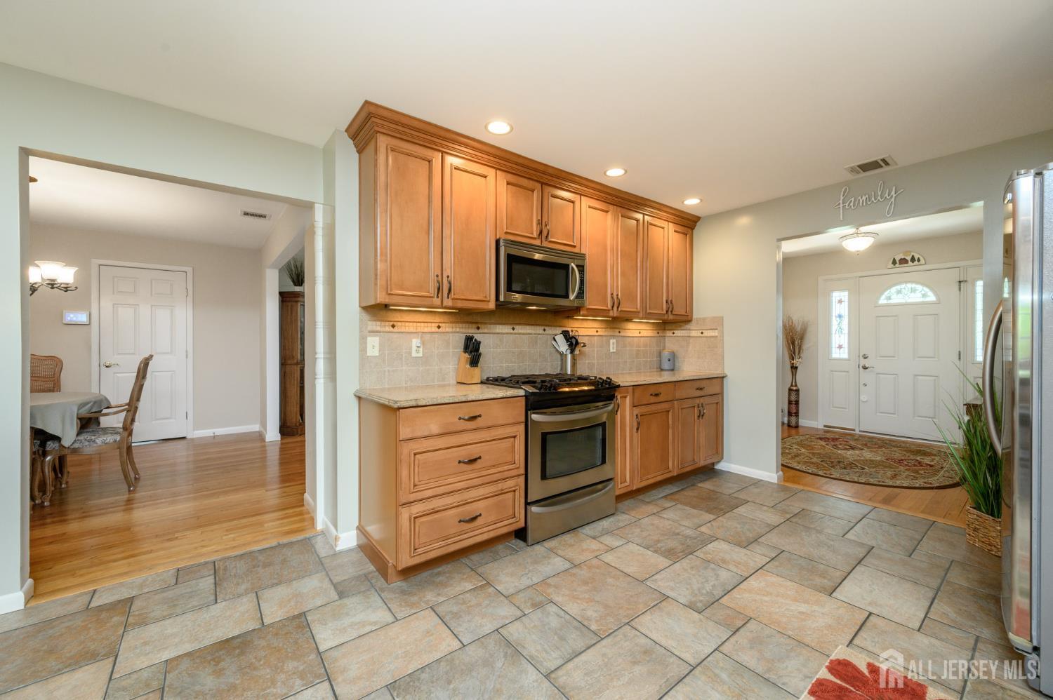 29 Rutgers Road Clark, NJ 07066 - Photo 11 of 40
