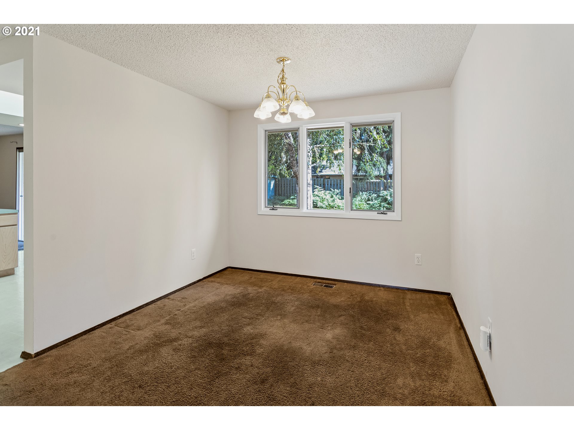14870 Southwest Glenbrook Road Beaverton, OR 97007 - Photo 17 of 25 Gallery Image 17