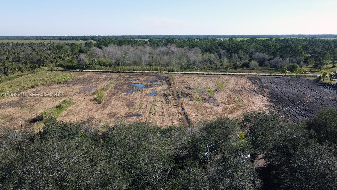 4850 Pioneer 2nd Street Clewiston, FL 33440 - Photo 13 of 34 a view of outdoor space and yard