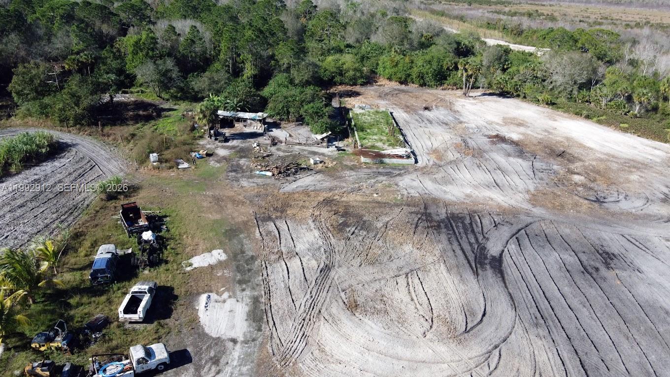 4850 Pioneer 2nd Street Clewiston, FL 33440 - Photo 22 of 34 a view of outdoor space and yard