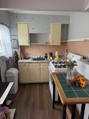 129 County Street Fall River, MA 02723 - Photo 12 of 27