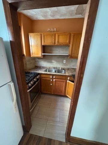 129 County Street Fall River, MA 02723 - Photo 18 of 27