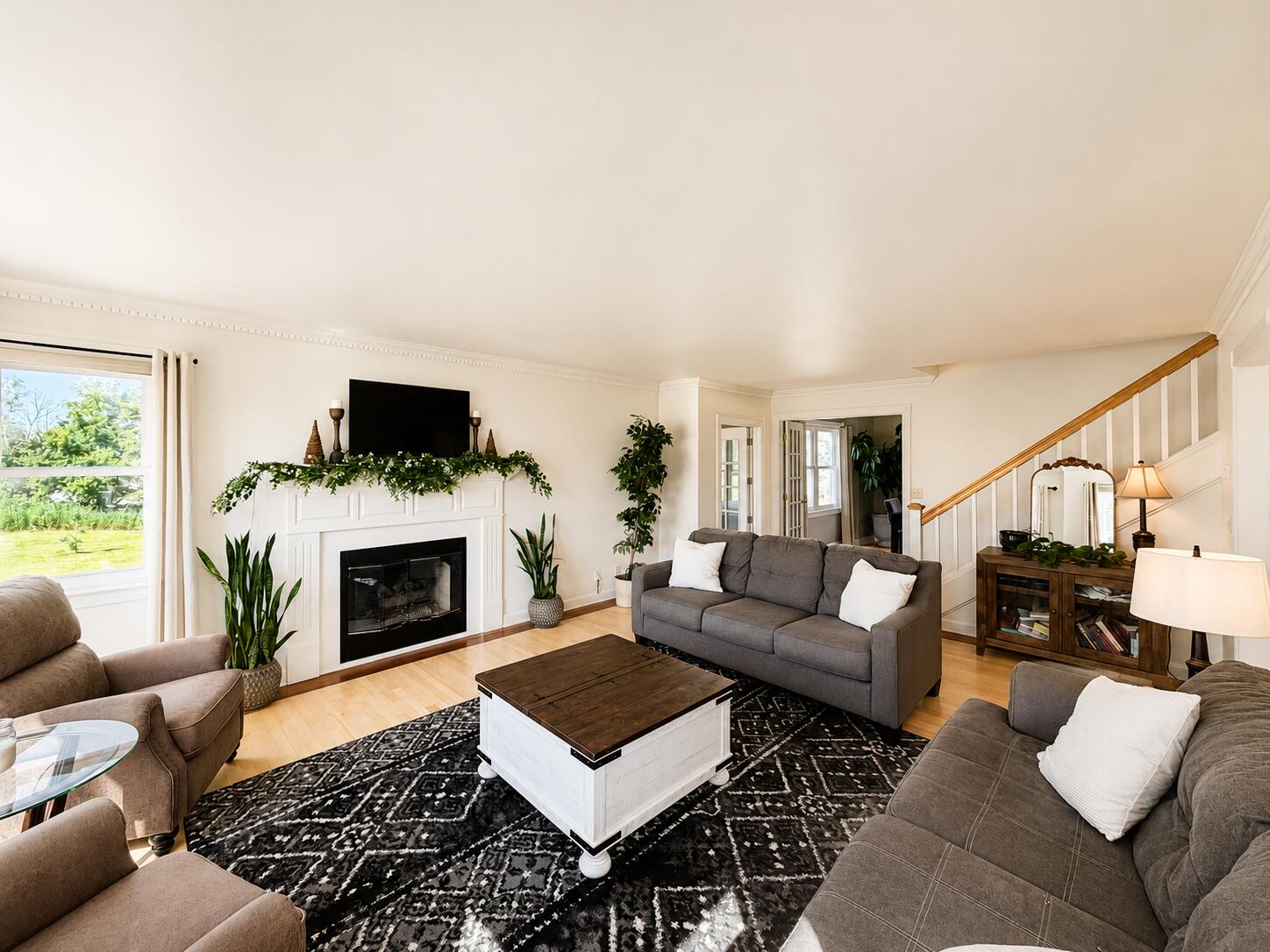 2220 Garvin Heights Road Winona, MN 55987 - Photo 13 of 59 13 living room