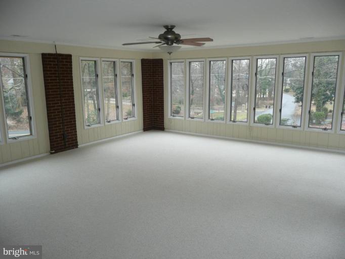 4910 Henderson Road Temple Hills, MD 20748 - Photo 5 of 16 Sunroom