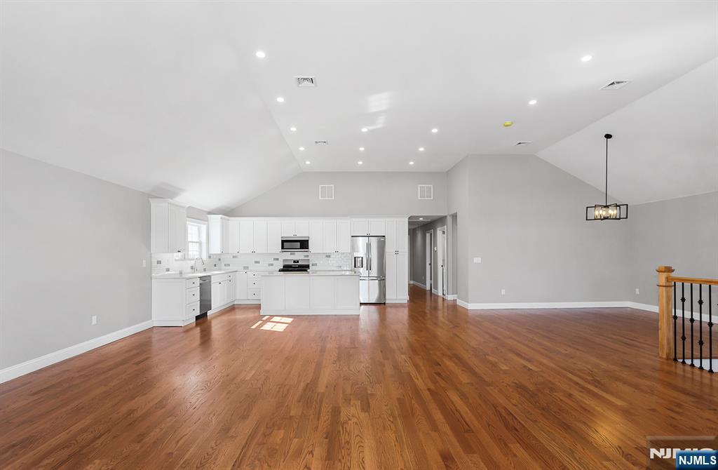 102 Charlton Avenue Lodi, NJ 07644 - Photo 4 of 34