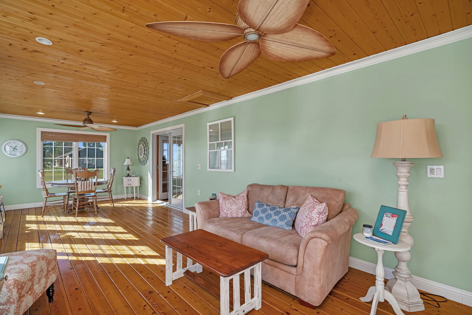 2624 East 21st Road Marseilles, IL 61341 - Photo 23 of 74 a living room with furniture and a table