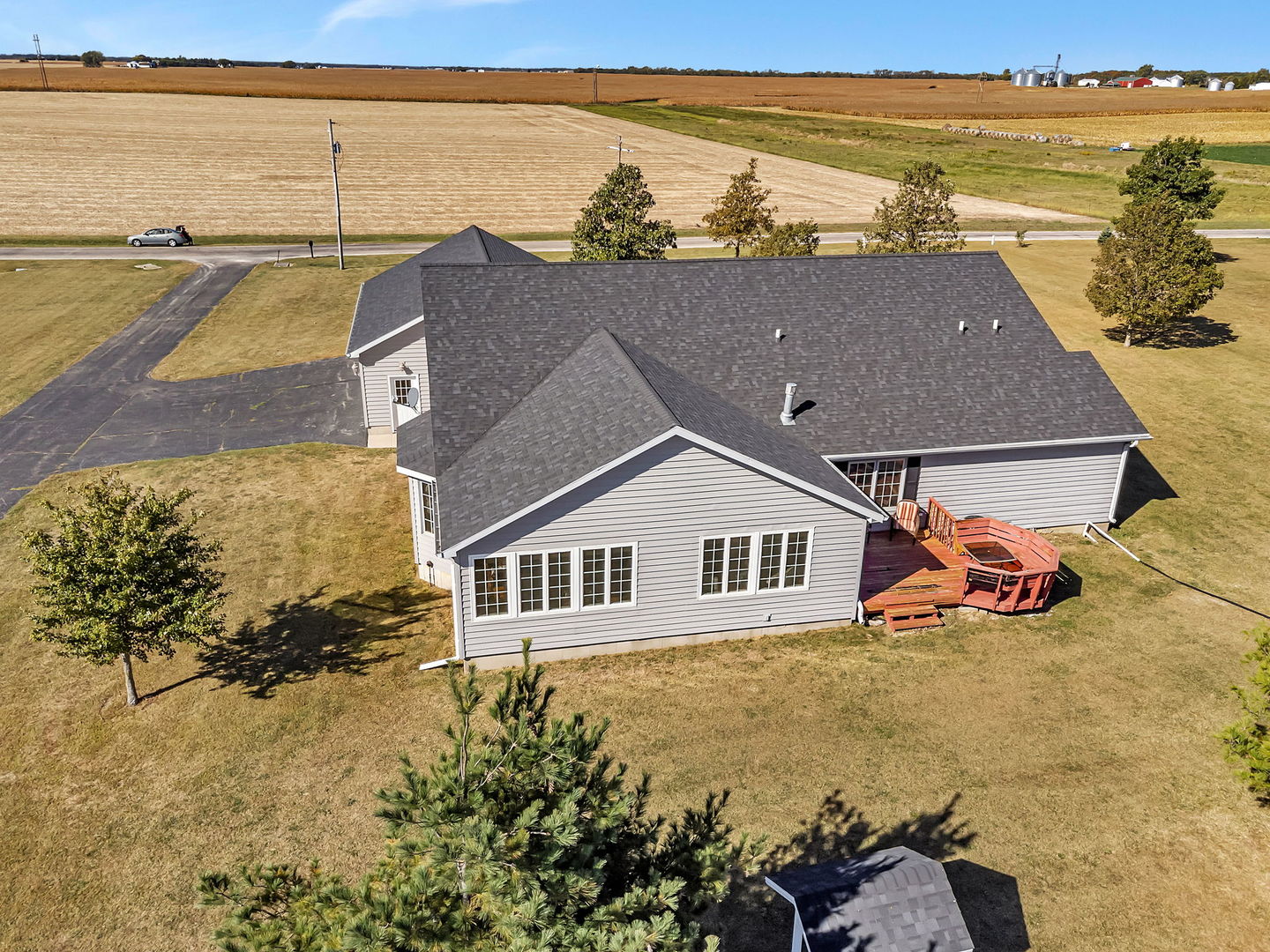 2624 East 21st Road Marseilles, IL 61341 - Photo 6 of 74 an aerial view of residential houses with outdoor space and ocean view