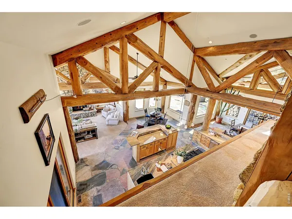 a view of an living room