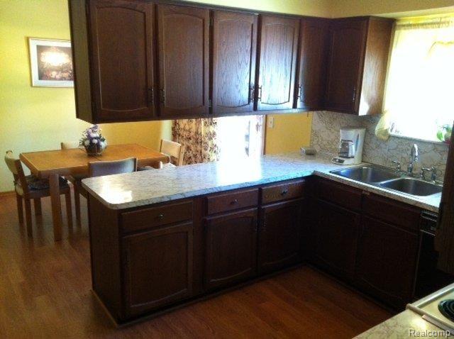 5434 Greenfield Road Brighton, MI 48114 - Photo 3 of 20 kitchen