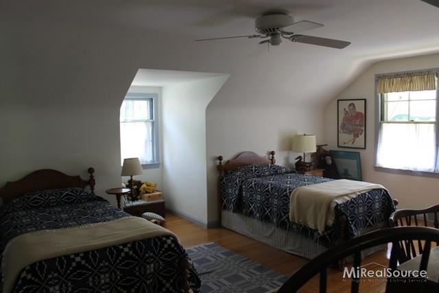 69 Handy Road Grosse Pointe, MI 48236 - Photo 20 of 29 31152786-19.JPG