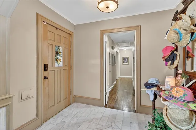 $399,999 | 402 Pasadena Place, Corpus Christi, TX 78411