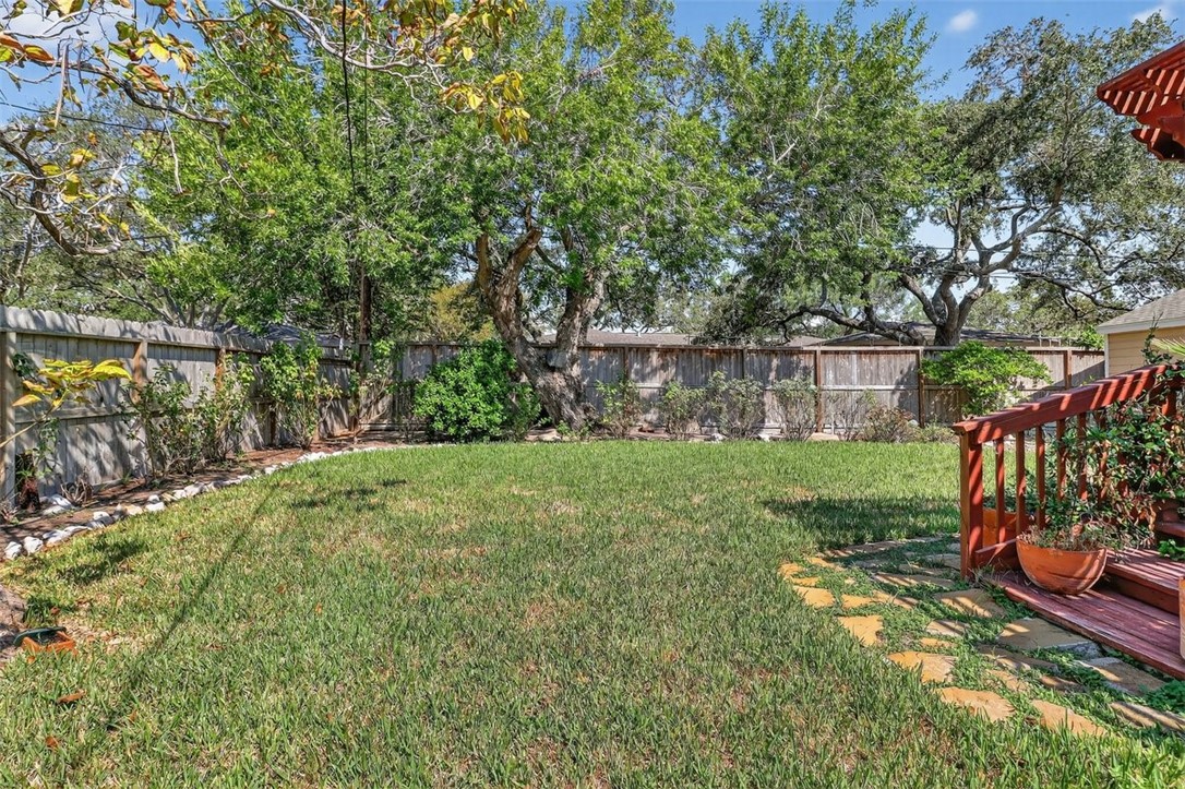 402 Pasadena Place Corpus Christi, TX 78411 - Photo 35 of 39