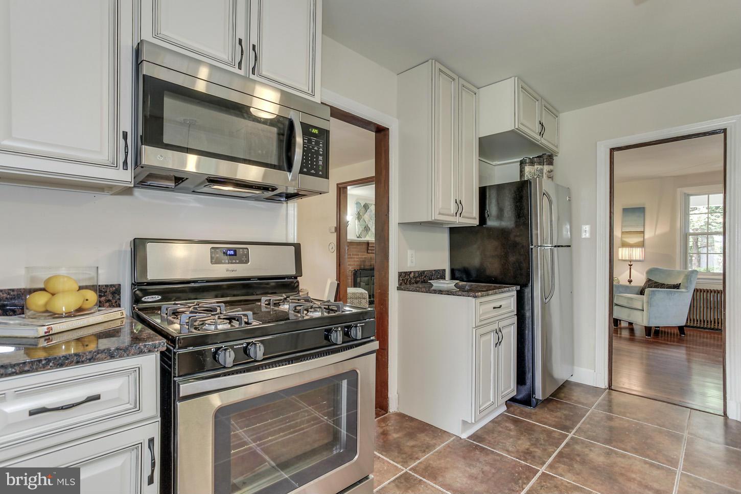 8914 Flower Avenue Silver Spring, MD 20901 - Photo 7 of 25 Fully renovated kitchen