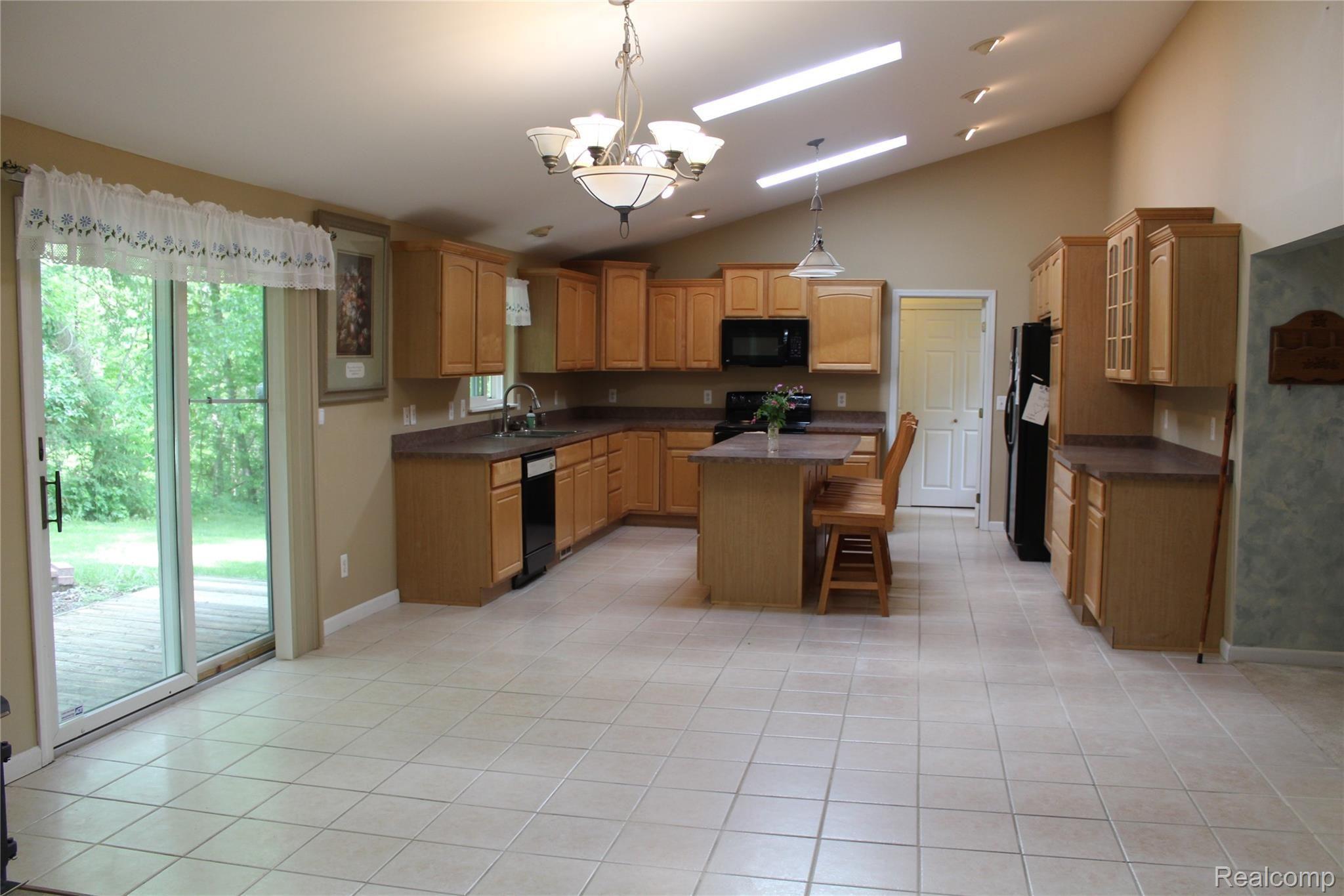 6282 Green Road Fenton, MI 48430 - Photo 24 of 55 IMG_4101.JPG