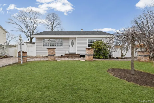 $639,100 | 186 Westwood Drive, Brentwood, NY 11717