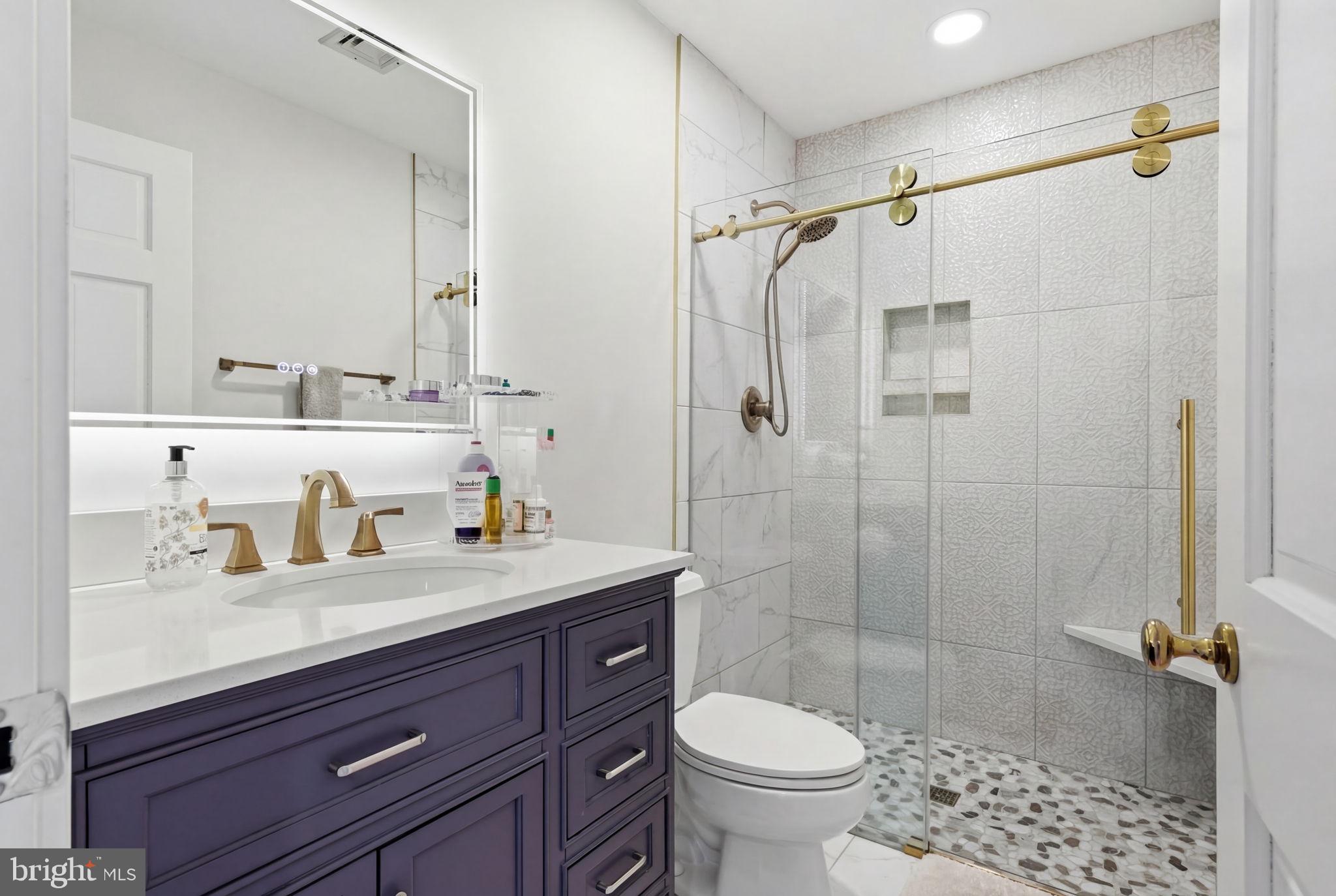 7 Woodland Road Newtown, PA 18940 - Photo 102 of 142 Bathroom #1 for 2 level 3 BR suite