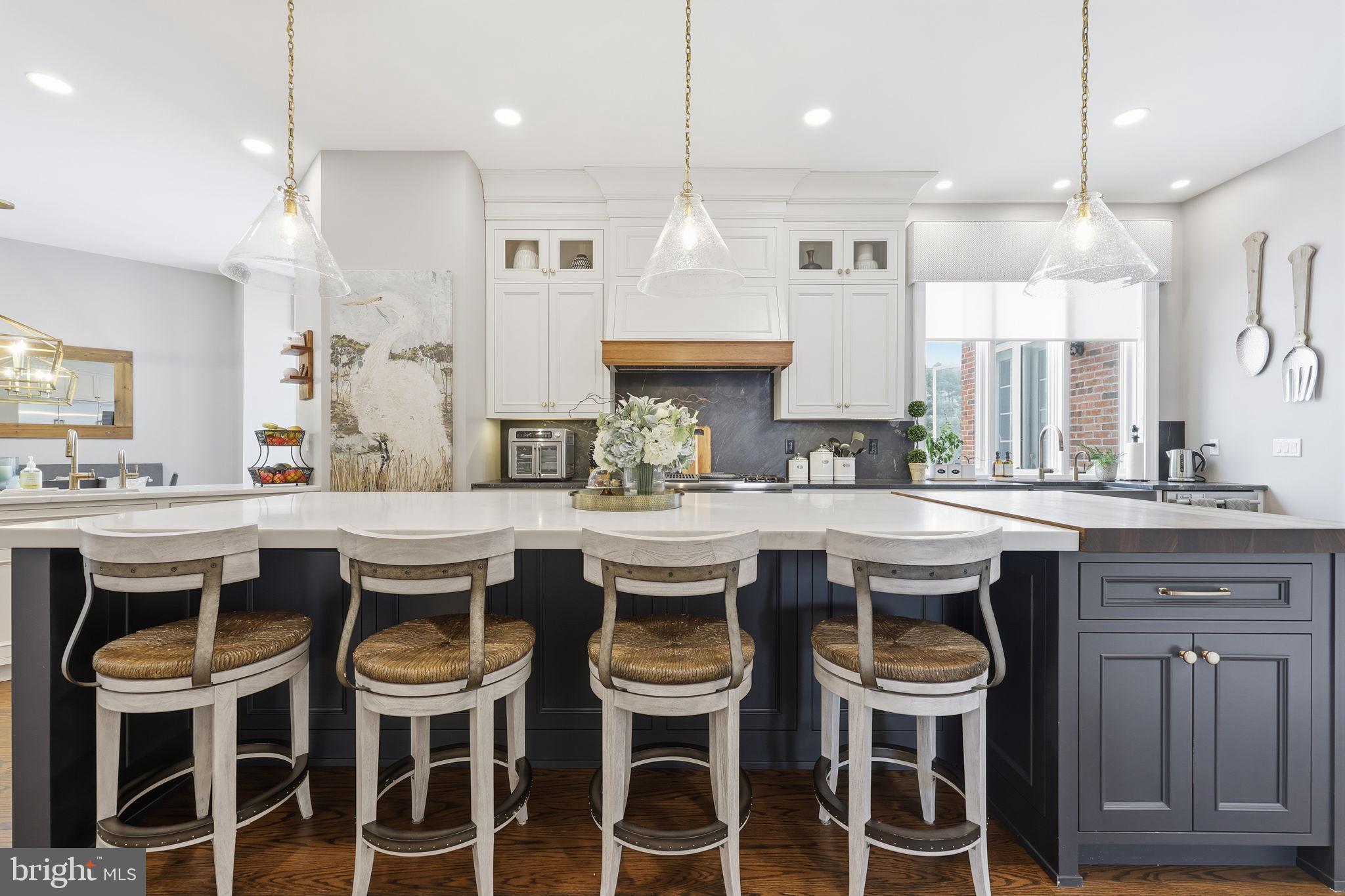 7 Woodland Road Newtown, PA 18940 - Photo 33 of 137 Plenty of counter seating