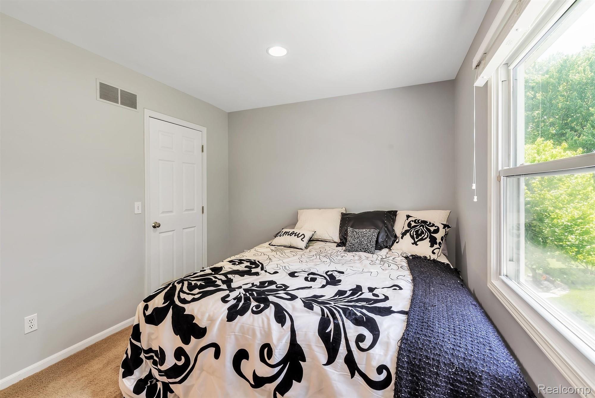 25735 Rutledge Crossing Farmington, MI 48335 - Photo 32 of 53 33-25735 Rutledge-WindowStill-Real-.jpg