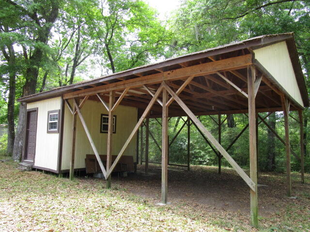 1074 Rugby Avenue Summerton, SC 29148 - Photo 13 of 17 Carport