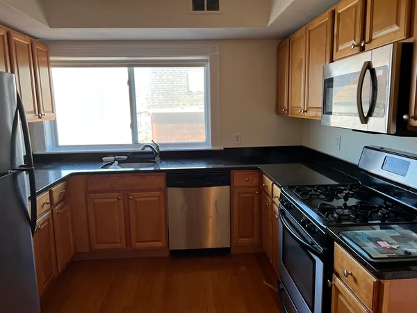 $2,100 | 144 Washington Street, Unit 8, Peabody, MA 01960