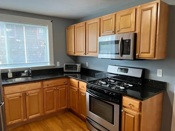 $2,100 | 144 Washington Street, Unit 8, Peabody, MA 01960