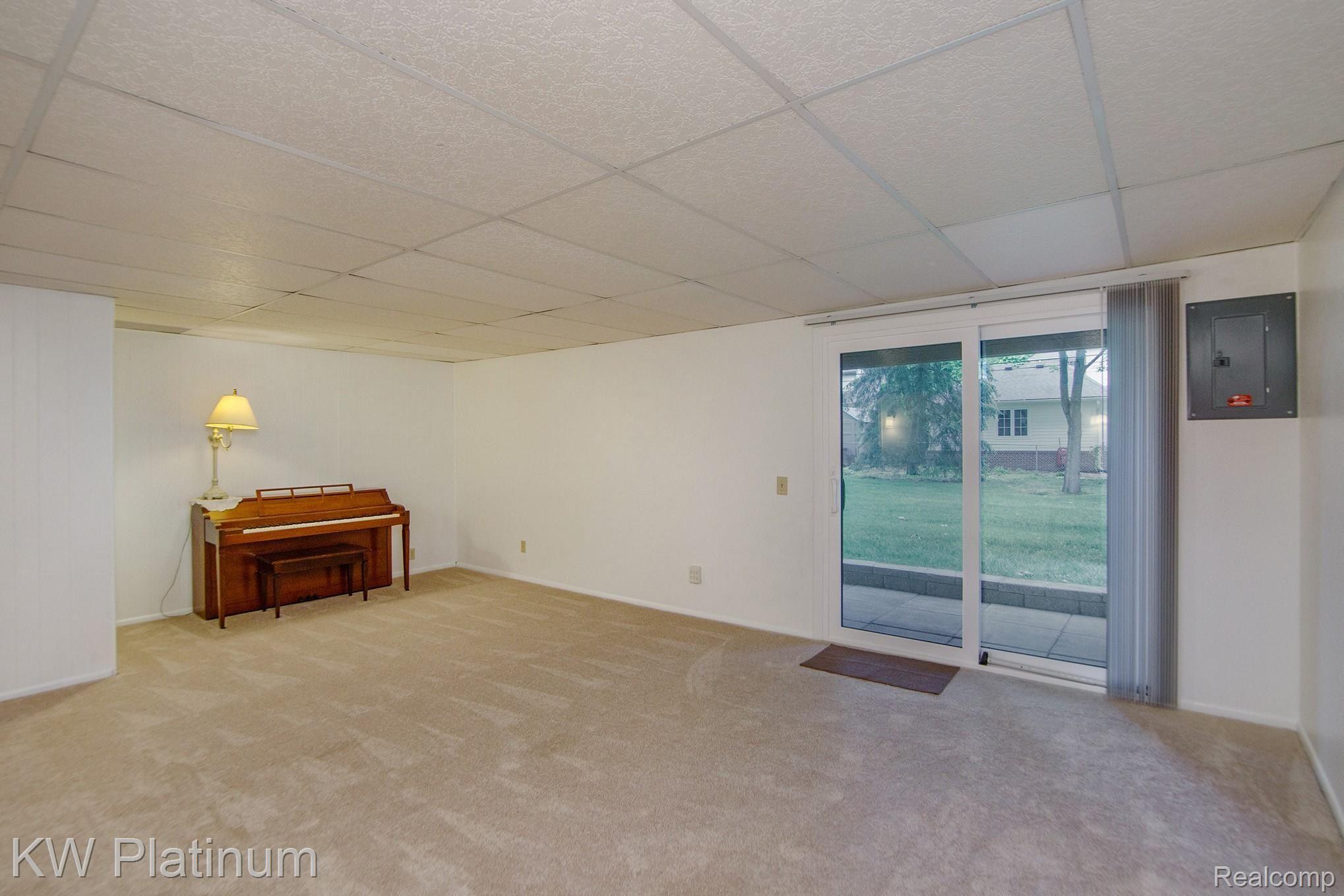1054 Willow Grove Court Rochester, MI 48307 - Photo 21 of 30 BPG_8641.jpg