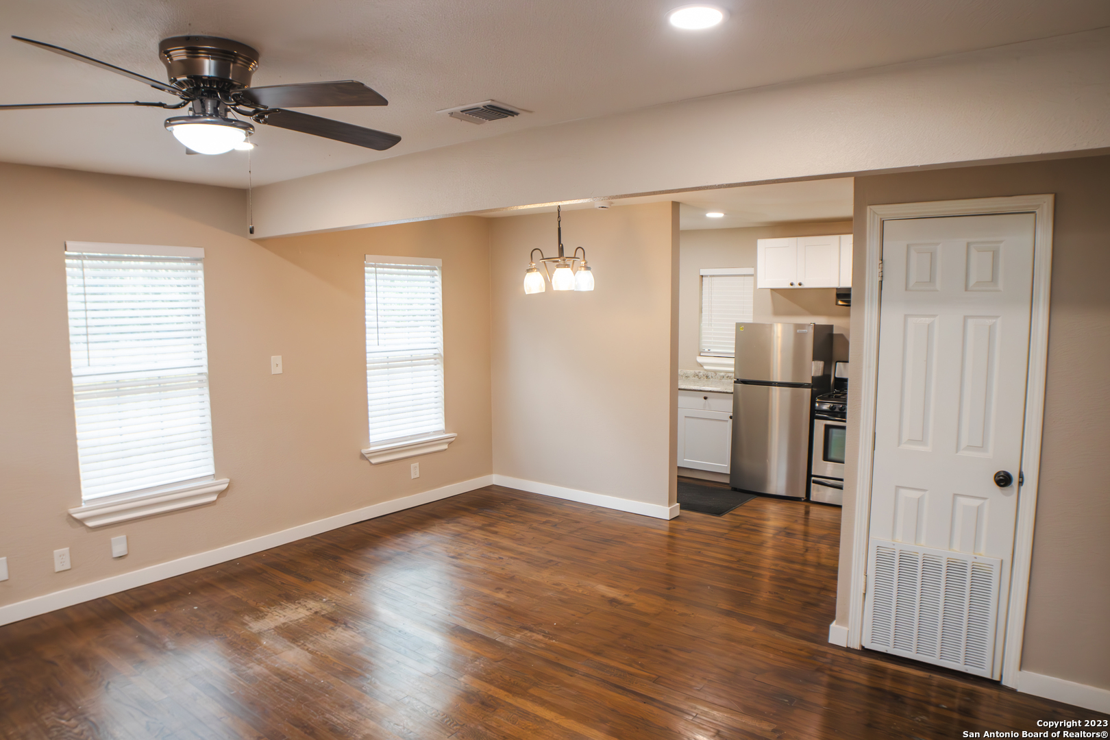 415 Riddle Street San Antonio, TX 78210 - Photo 5 of 12