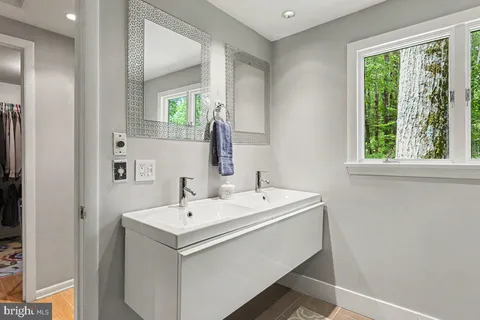 $1,250,000 | 13 High Road, New Hope, PA 18938