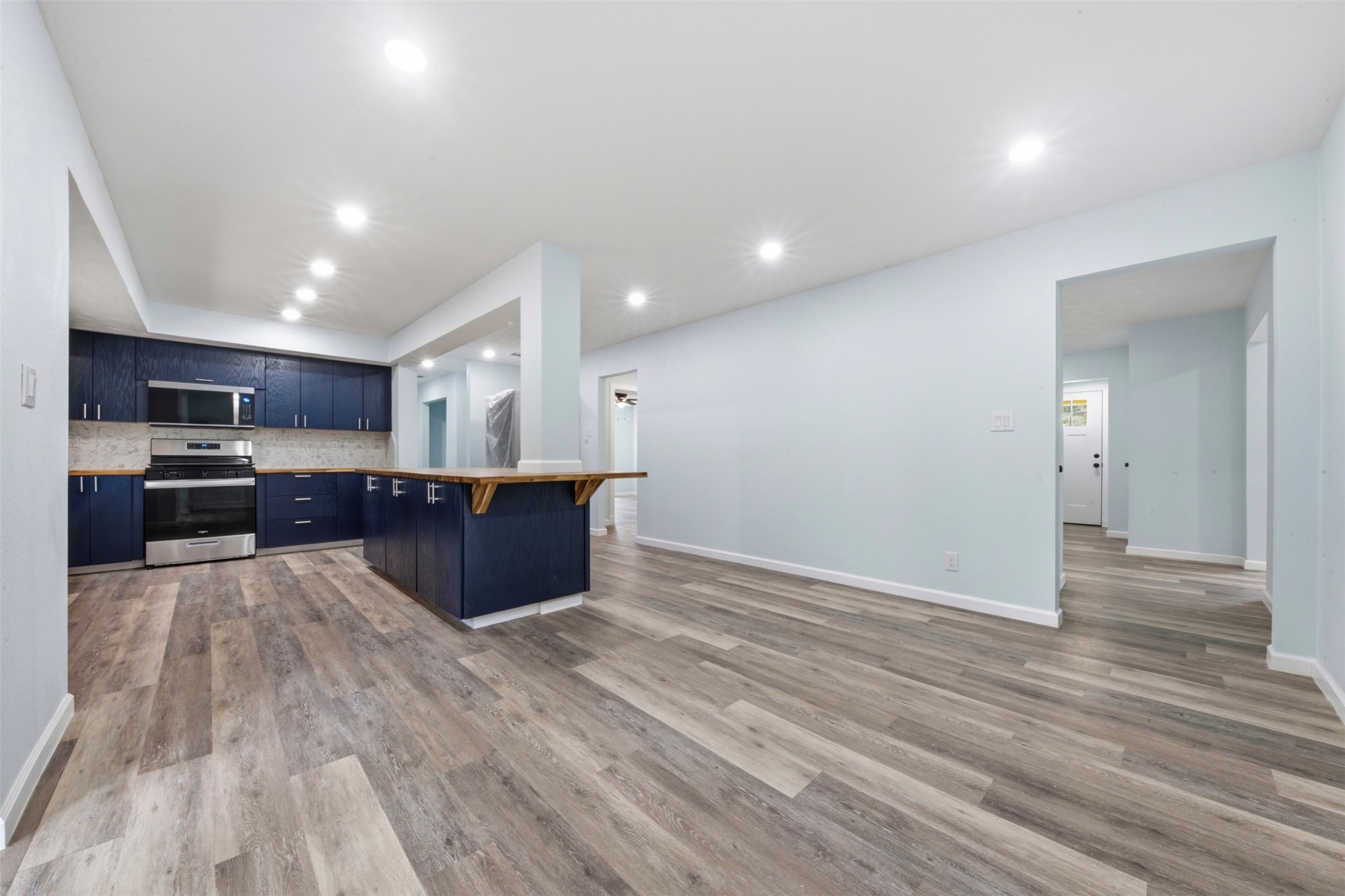 410 Oak Knoll Road Cleveland, TX 77328 - Photo 8 of 46
