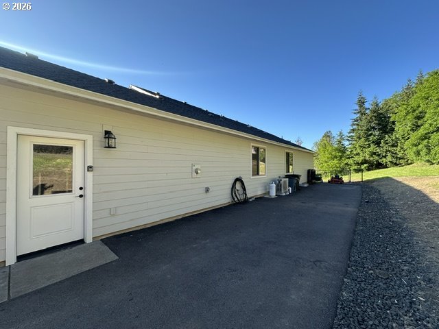 946 South Calapooia Street Sutherlin, OR 97479 - Photo 23 of 31 a view of a house with backyard