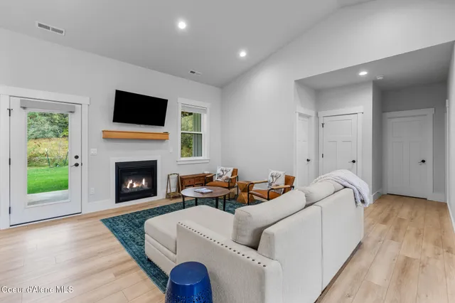 $650,000 | 117 Hanson Court, Dover, ID 83825