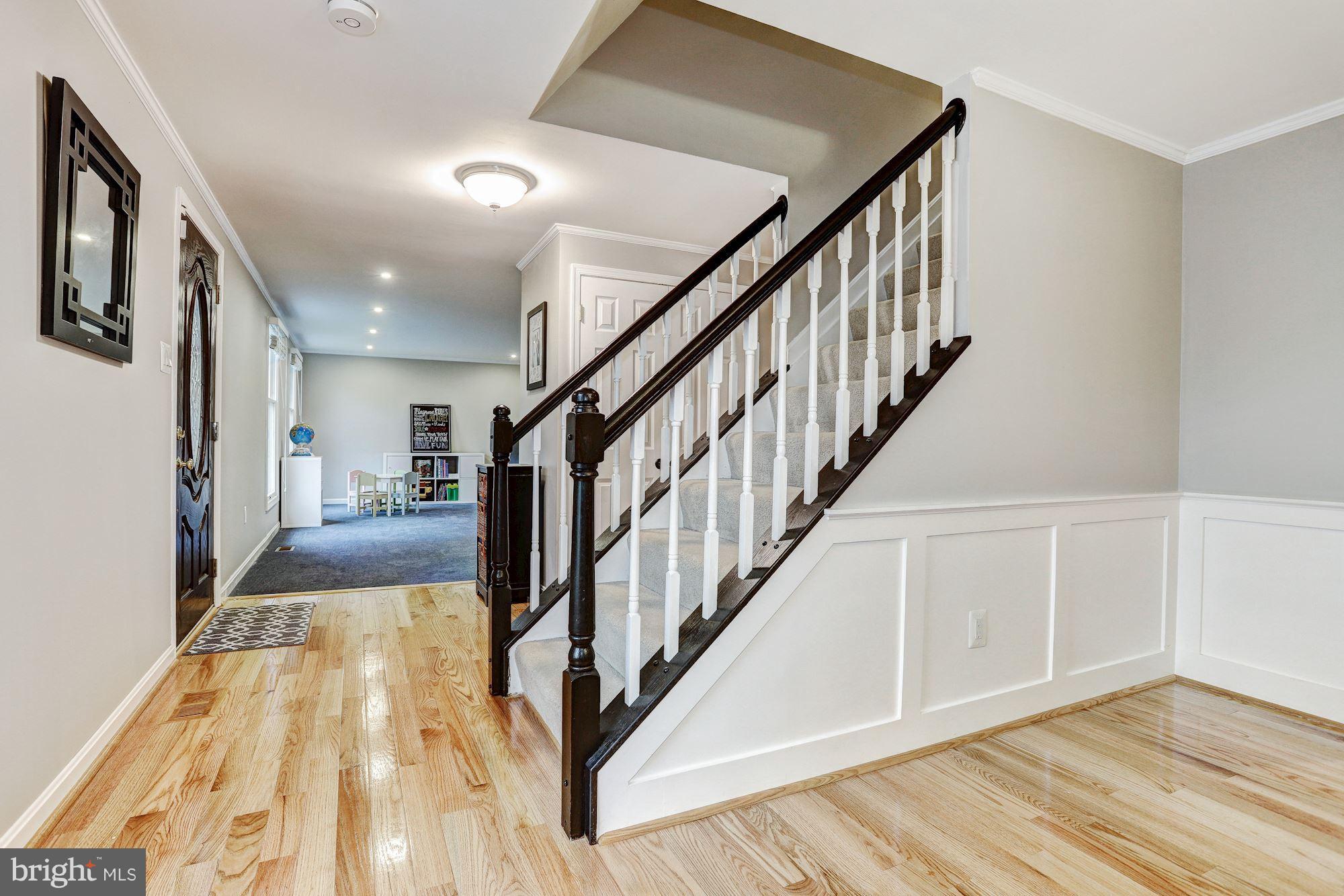 6281 Setting Star Columbia, MD 21045 - Photo 2 of 32 Foyer