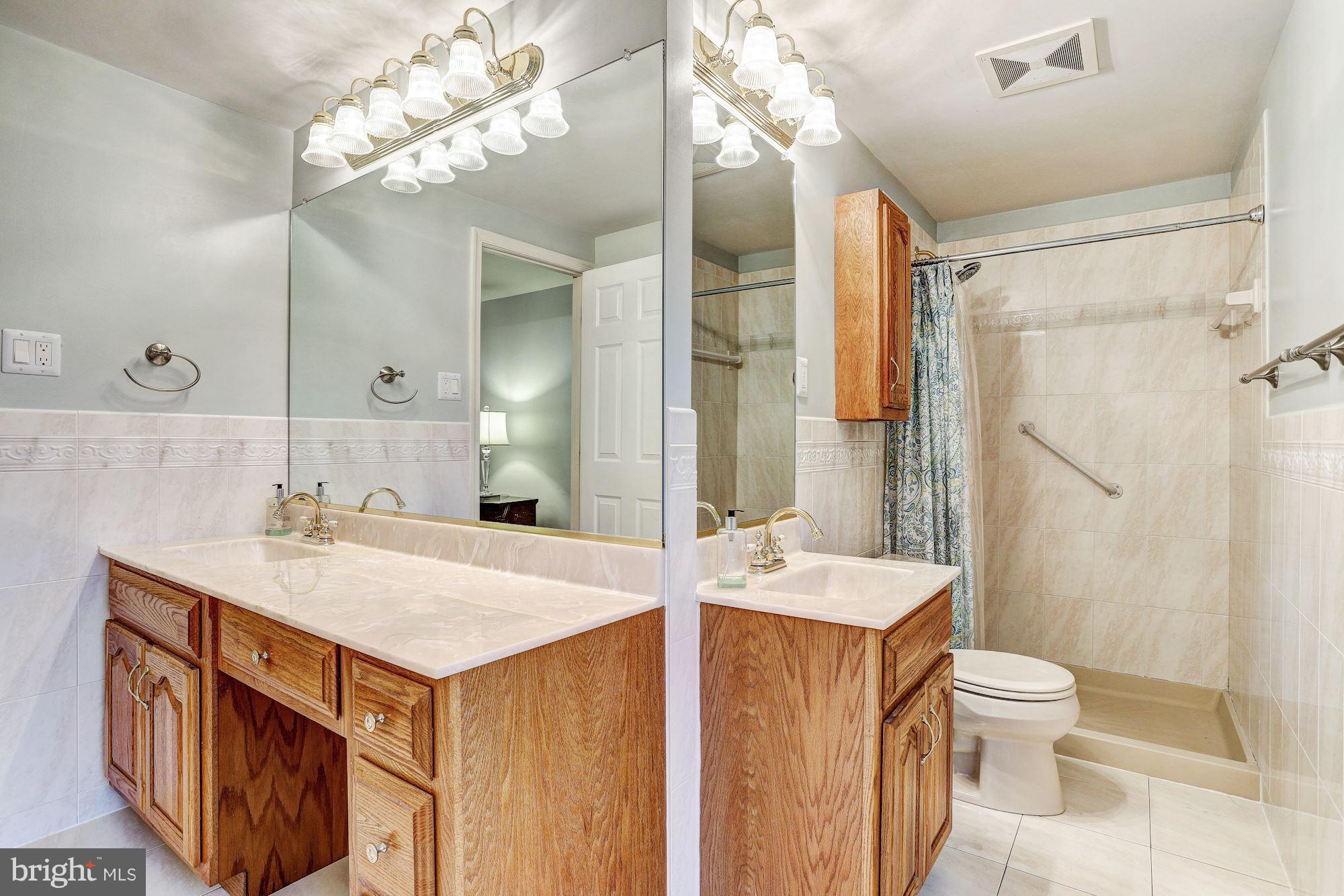 6281 Setting Star Columbia, MD 21045 - Photo 17 of 32 Master Bath