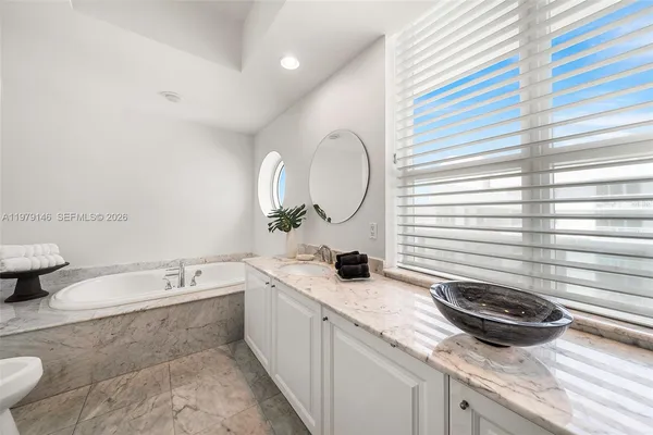 $47,000 | 5801 Collins Avenue, Unit 1600, Miami Beach, FL 33140