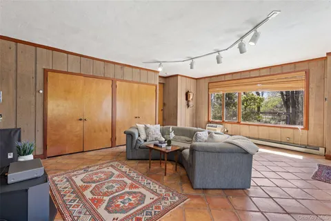 $2,995,000 | 98 Cushman Road, Scarsdale, NY 10583