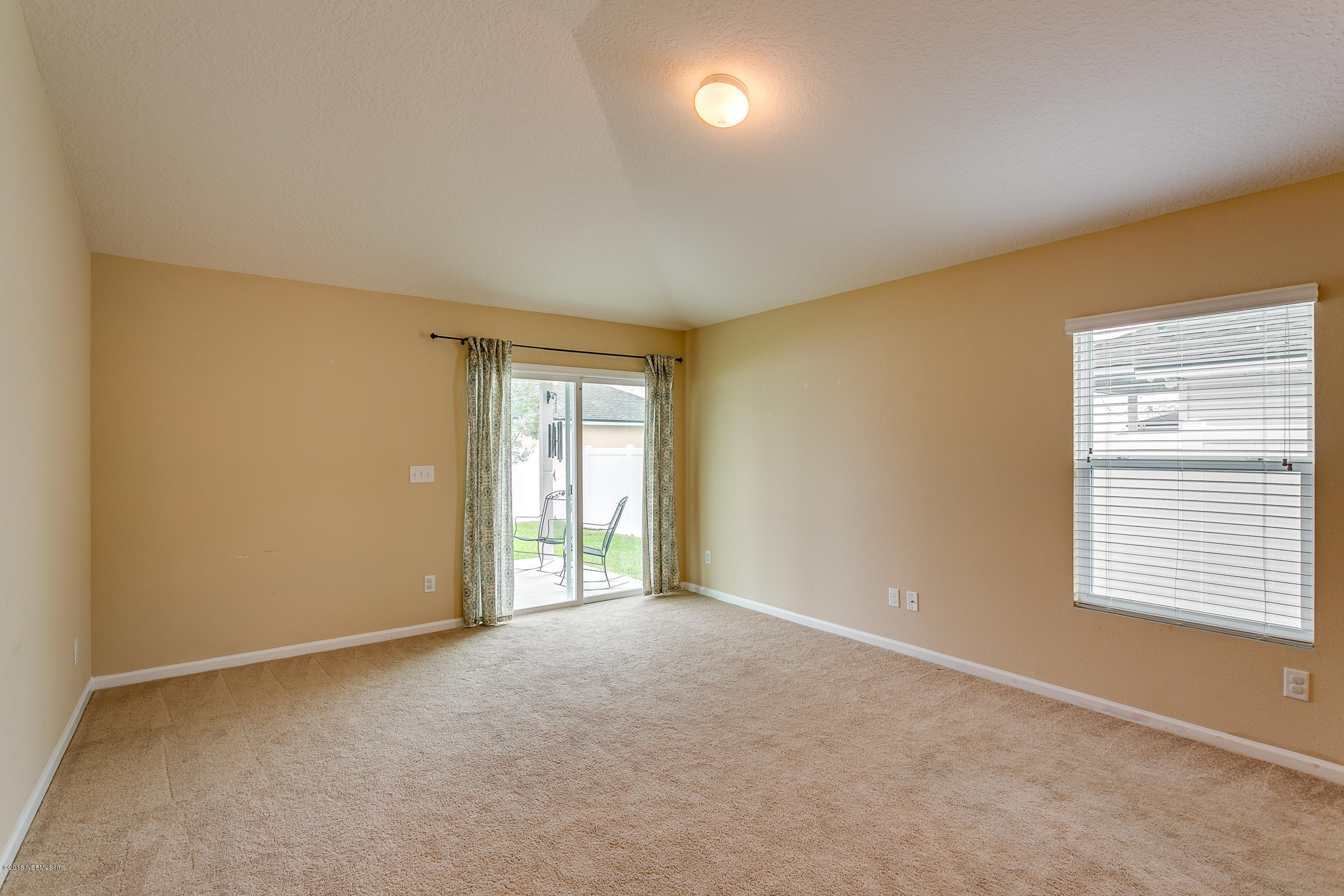 4011 Trail Ridge Road Middleburg, FL 32068 - Photo 13 of 37 16-Family Room View 1