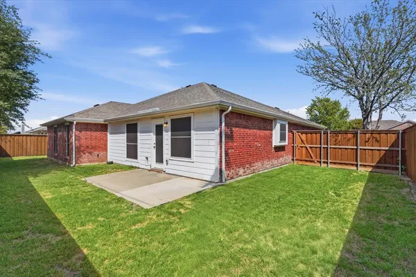 $302,990 | 507 Clairmont Street, Farmersville, TX 75442