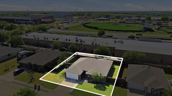 $302,990 | 507 Clairmont Street, Farmersville, TX 75442