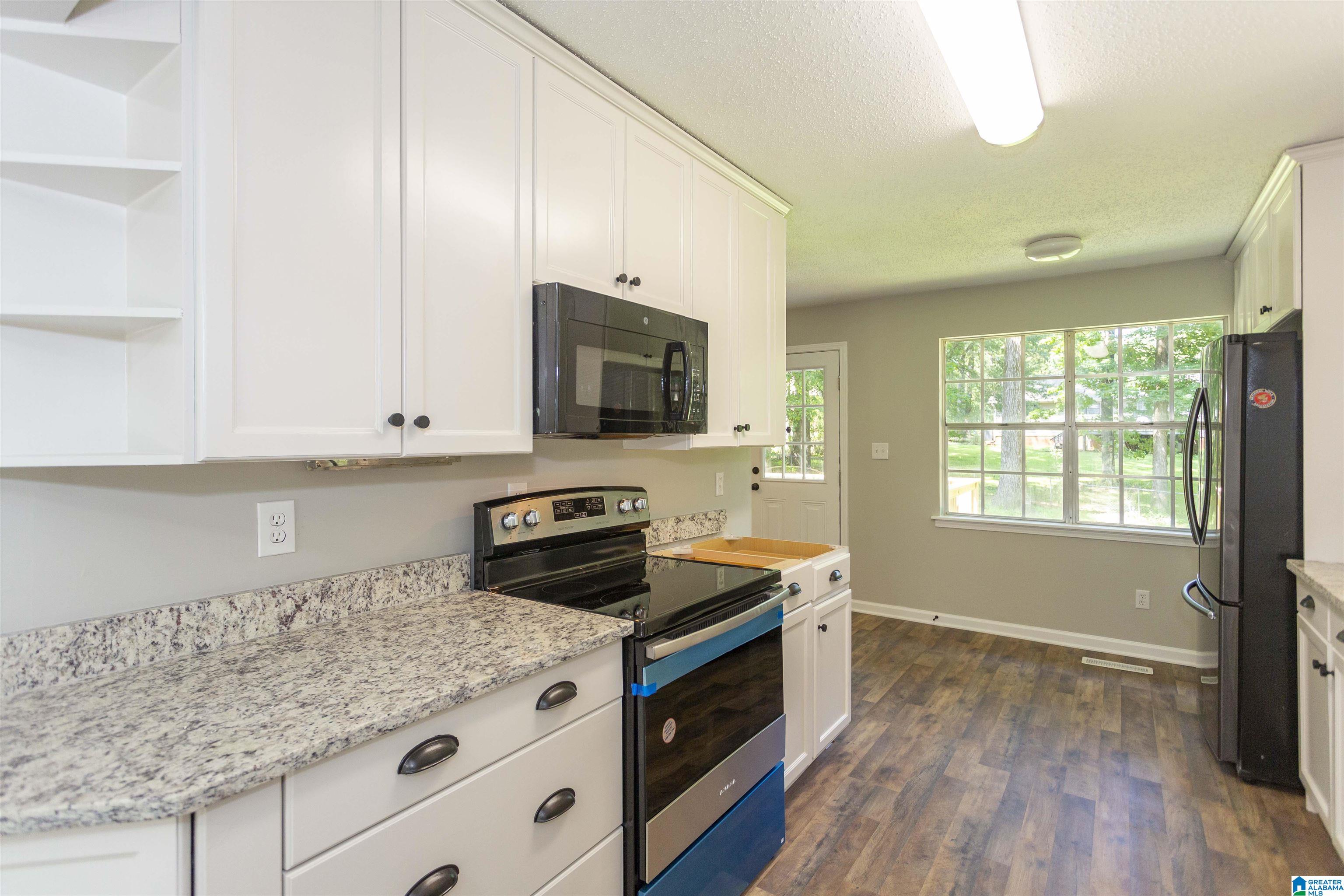 116 Hickory Street Alabaster, AL 35114 - Photo 10 of 42