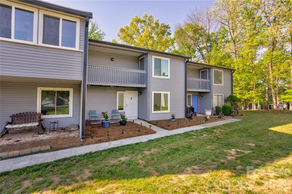 $275,000 | 6608 Point Comfort Lane, Charlotte, NC 28226