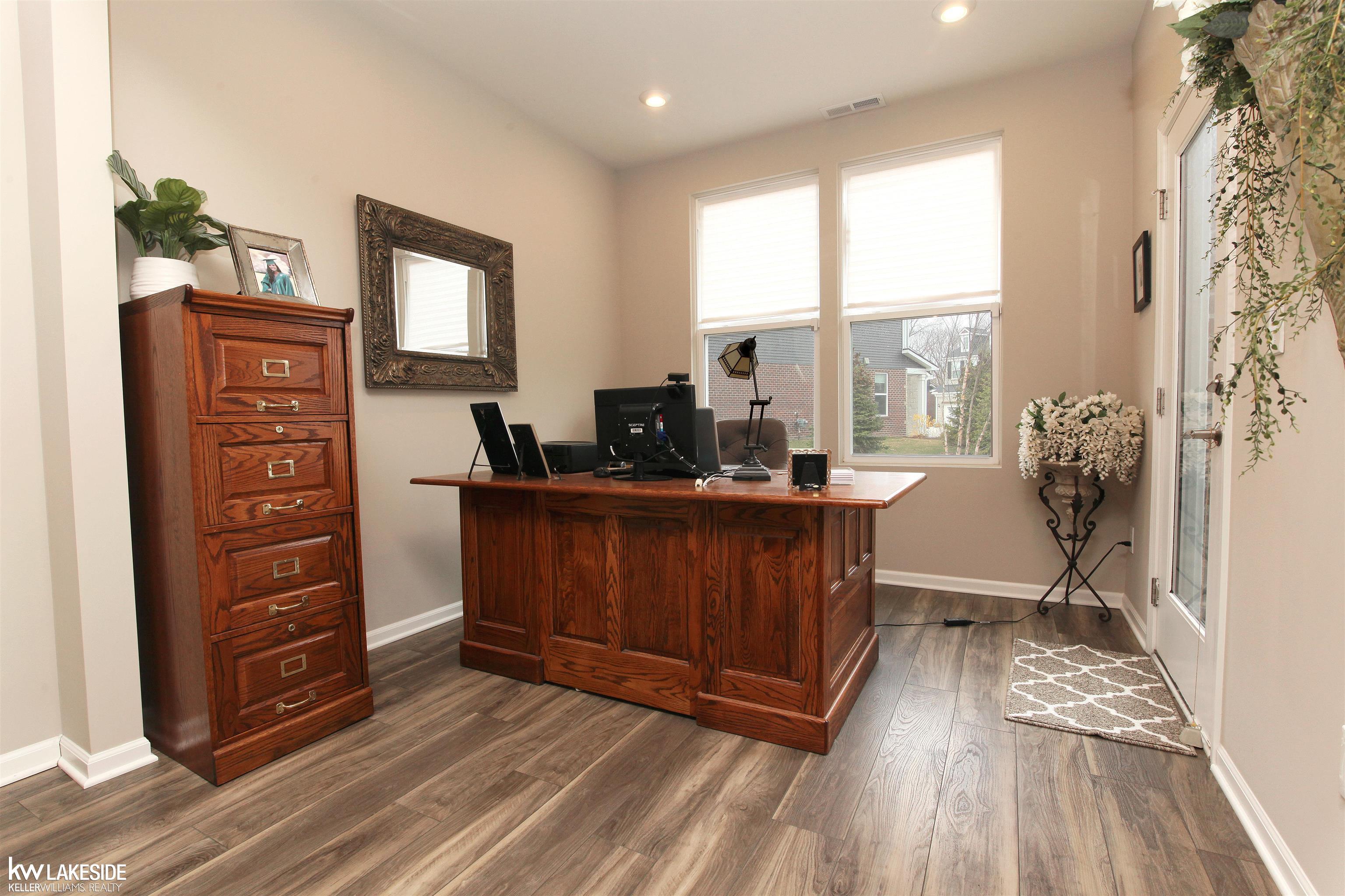 753 Hummingbird Drive Rochester, MI 48307 - Photo 6 of 21 50168272-aebf64b3-4fe0-4699-aa21-0c16b64c98e6.JPG