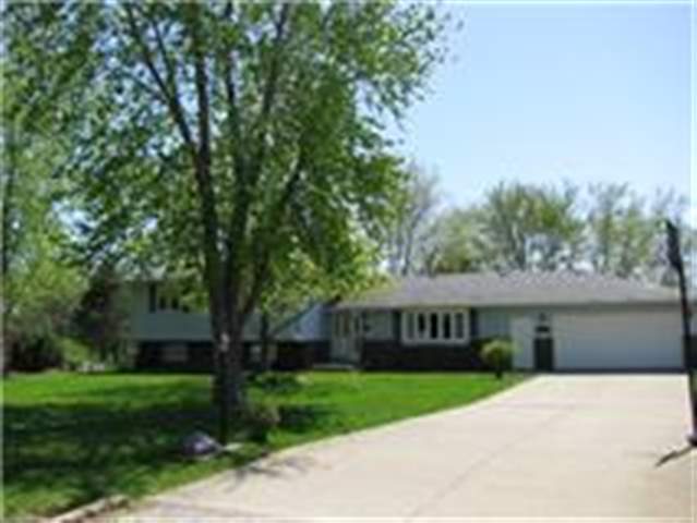 112 Deer Trail Road Pekin, IL 61554 - Photo 1 of 8