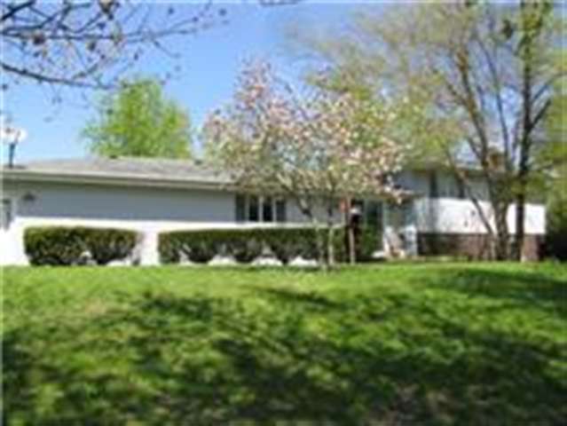 112 Deer Trail Road Pekin, IL 61554 - Photo 5 of 8