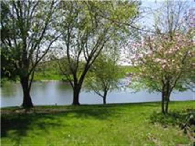 112 Deer Trail Road Pekin, IL 61554 - Photo 6 of 8