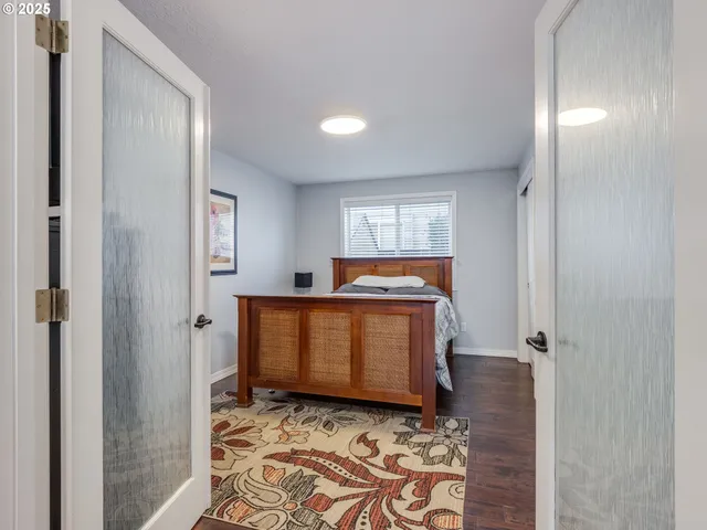 a view of utility room