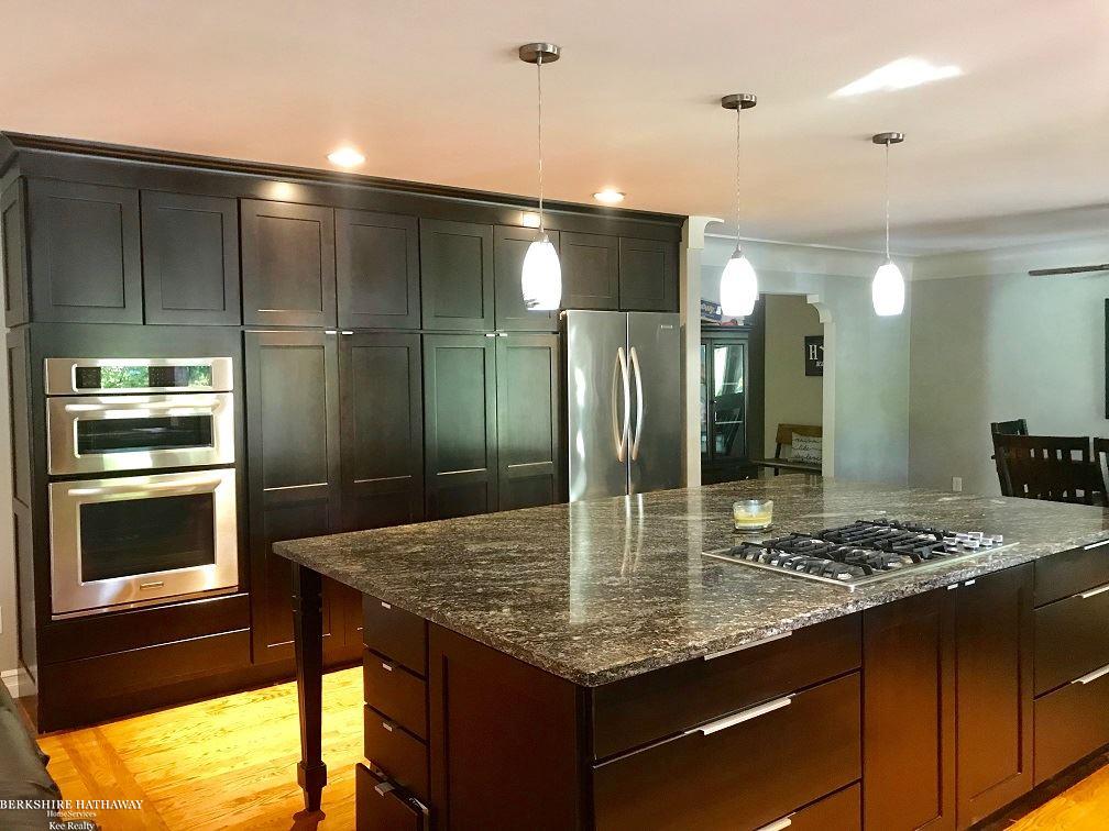 70160 Romeo Orchard Drive Romeo, MI 48065 - Photo 5 of 29 Gorgeous Kitchen